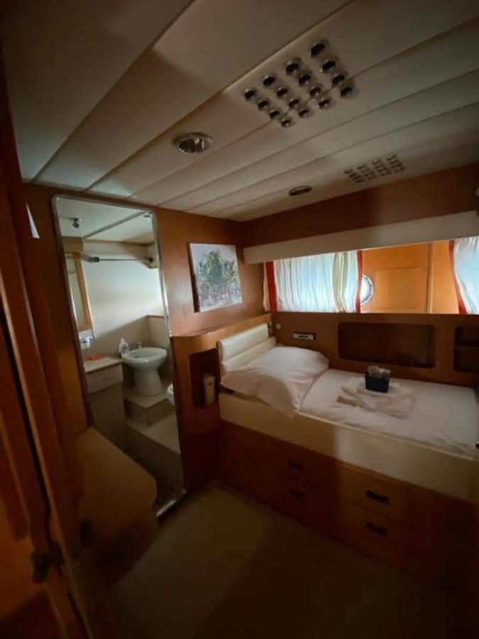 فندق أوستِيا أنتيكافي  Boat And Breakfast Fiumicino - Roma المظهر الخارجي الصورة