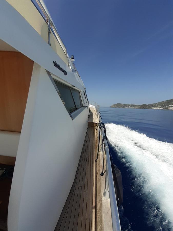 فندق أوستِيا أنتيكافي  Boat And Breakfast Fiumicino - Roma المظهر الخارجي الصورة