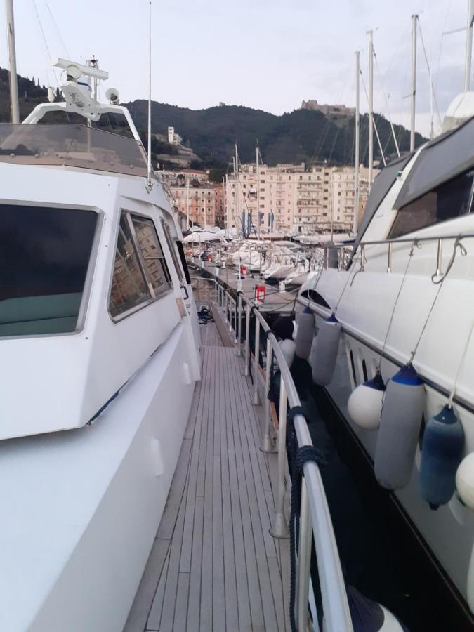 فندق أوستِيا أنتيكافي  Boat And Breakfast Fiumicino - Roma المظهر الخارجي الصورة