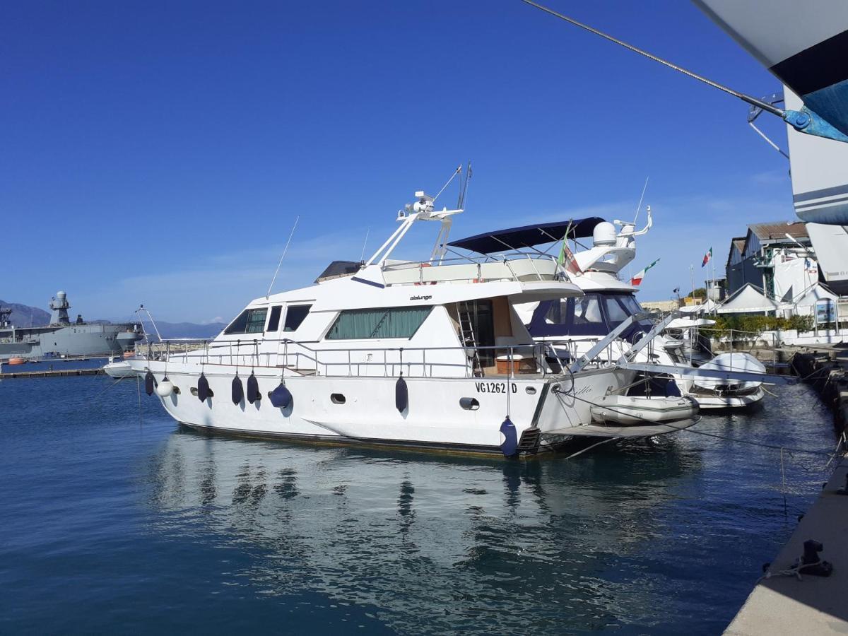 فندق أوستِيا أنتيكافي  Boat And Breakfast Fiumicino - Roma المظهر الخارجي الصورة