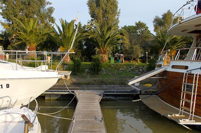 فندق أوستِيا أنتيكافي  Boat And Breakfast Fiumicino - Roma المظهر الخارجي الصورة