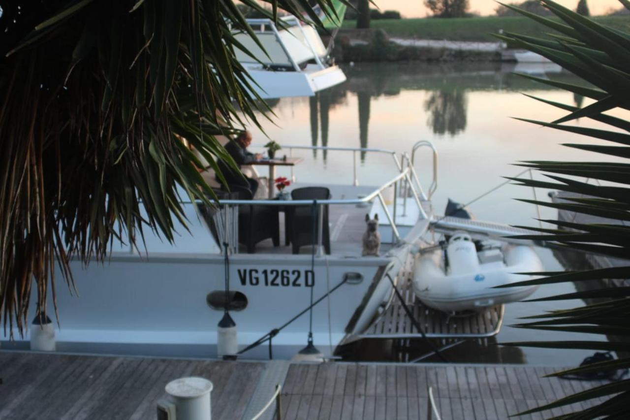 فندق أوستِيا أنتيكافي  Boat And Breakfast Fiumicino - Roma المظهر الخارجي الصورة