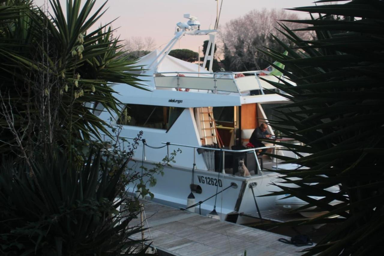 فندق أوستِيا أنتيكافي  Boat And Breakfast Fiumicino - Roma المظهر الخارجي الصورة