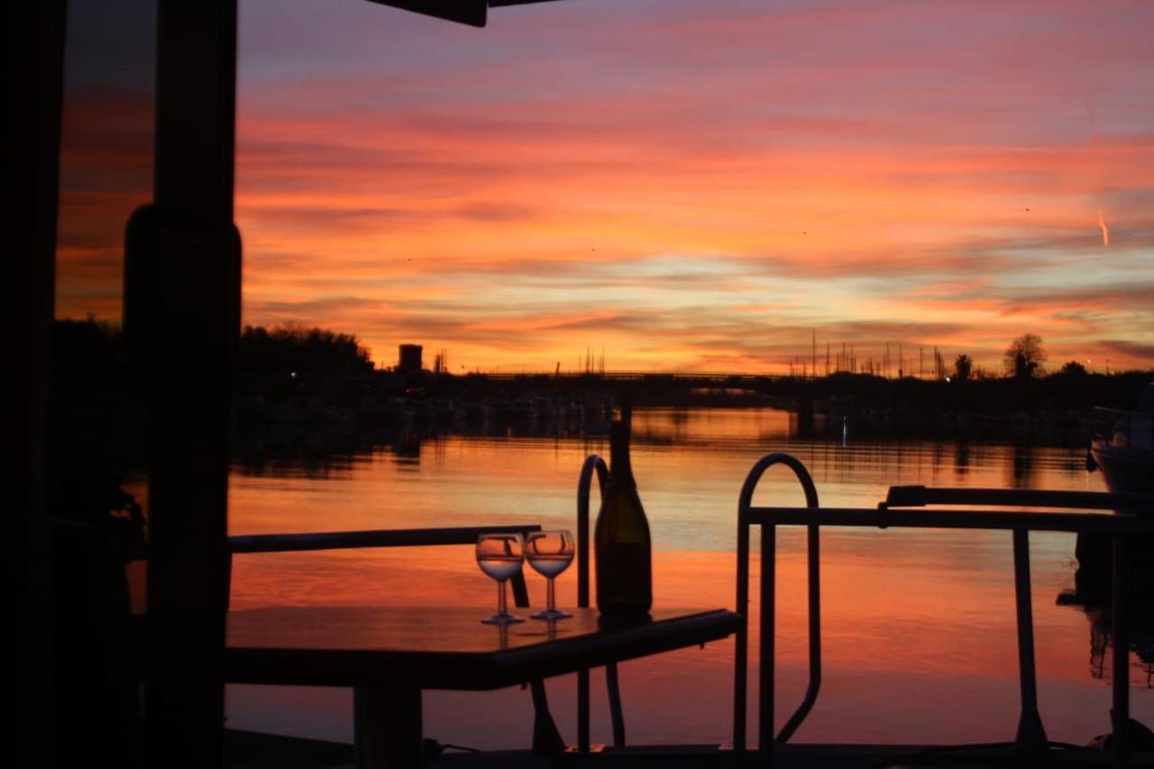 فندق أوستِيا أنتيكافي  Boat And Breakfast Fiumicino - Roma المظهر الخارجي الصورة